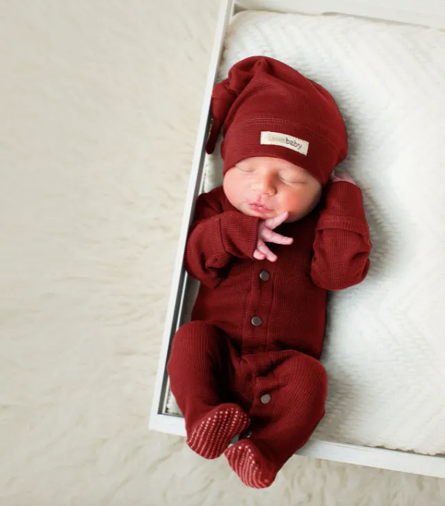 L'oved Baby - Organic Thermal Knotted Cap in Crimson