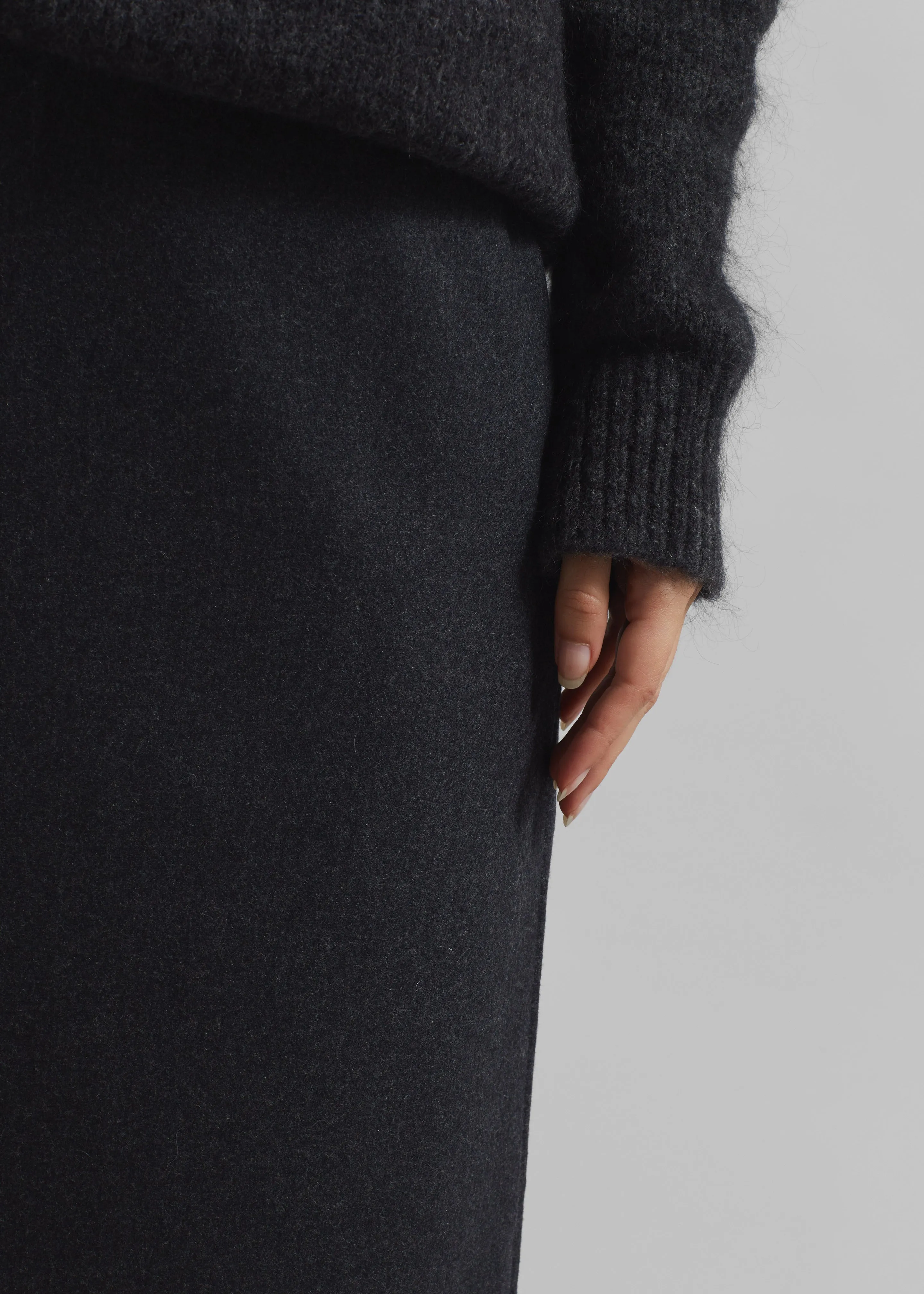 Moaen Turtleneck Sweater - Charcoal